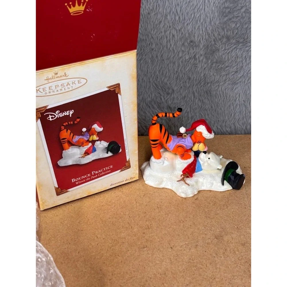 Hallmark Keepsake 2005 Disney Winnie the Pooh Tigger Bounce Practice Ornament
